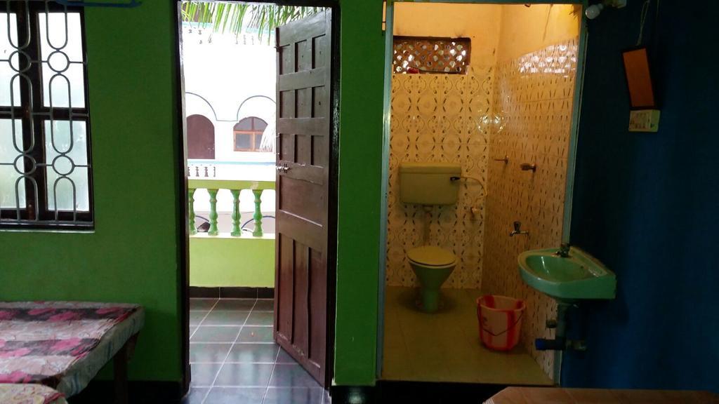 Savitri Guest House Арамболь Номер фото
